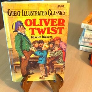 Oliver Twist Illustrated Book By Charles Dickens